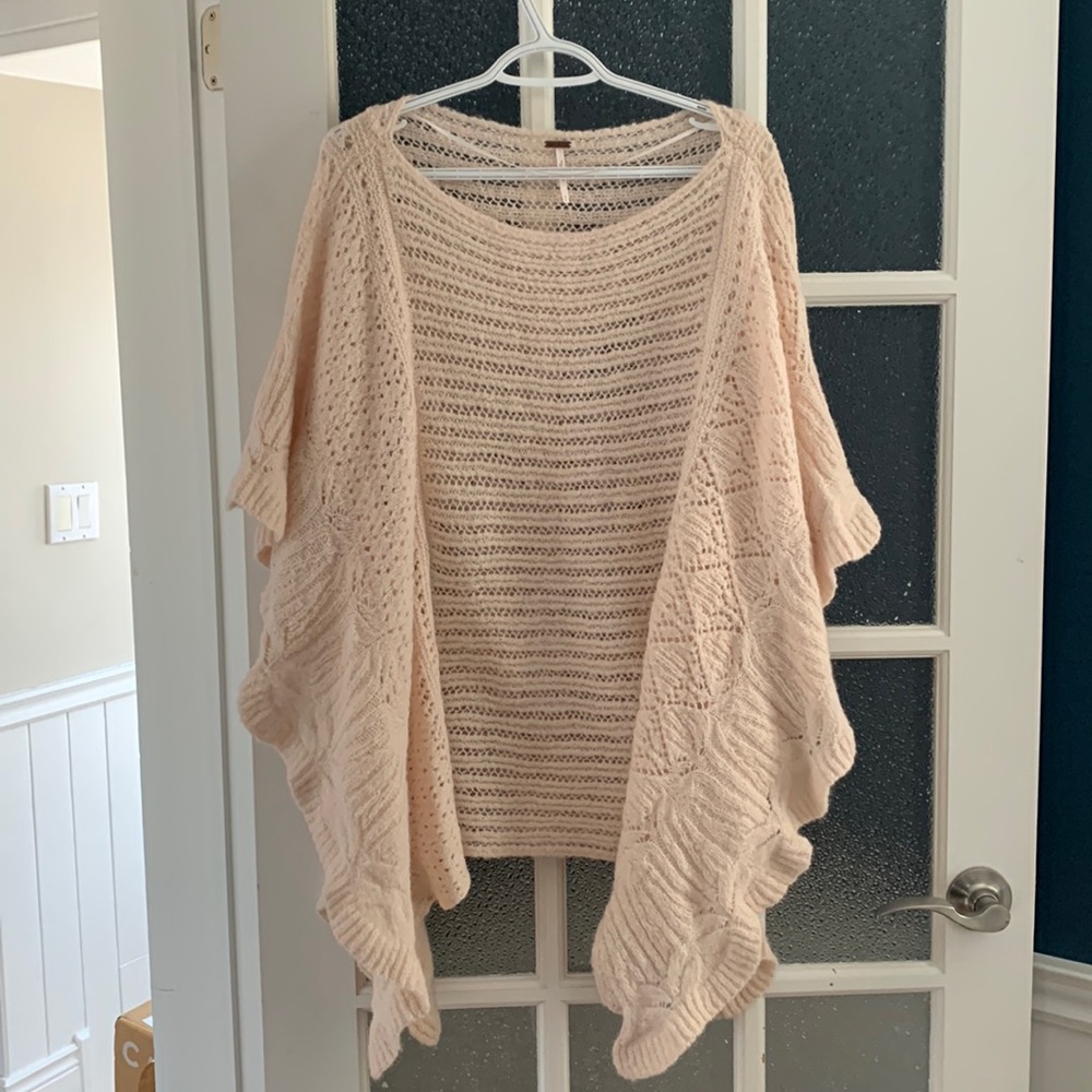 FREE PEOPLE Blush Pink Knitted Poncho / Shawl (S)